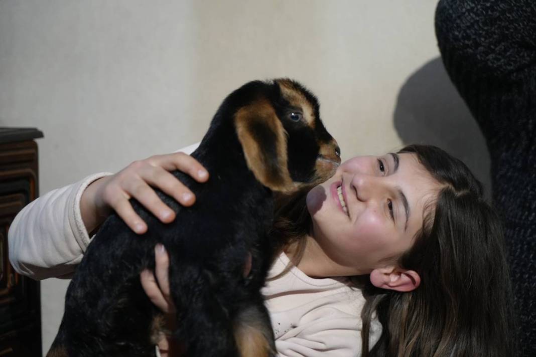 Görenler gözlerine inanamıyor: Tam 3 adet...! Görmek için civar köylerden geliyorlar 5